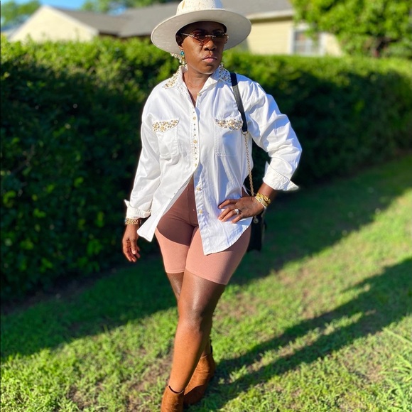 Meet, Athena ShaNice - Picture 11 of 17